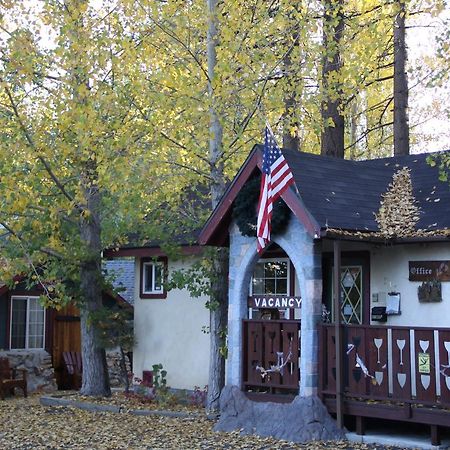 Castle Wood Theme Cottages- Couples Only بيغ بير لاكي، سان بيرناردينو، كاليفورنيا المظهر الخارجي الصورة