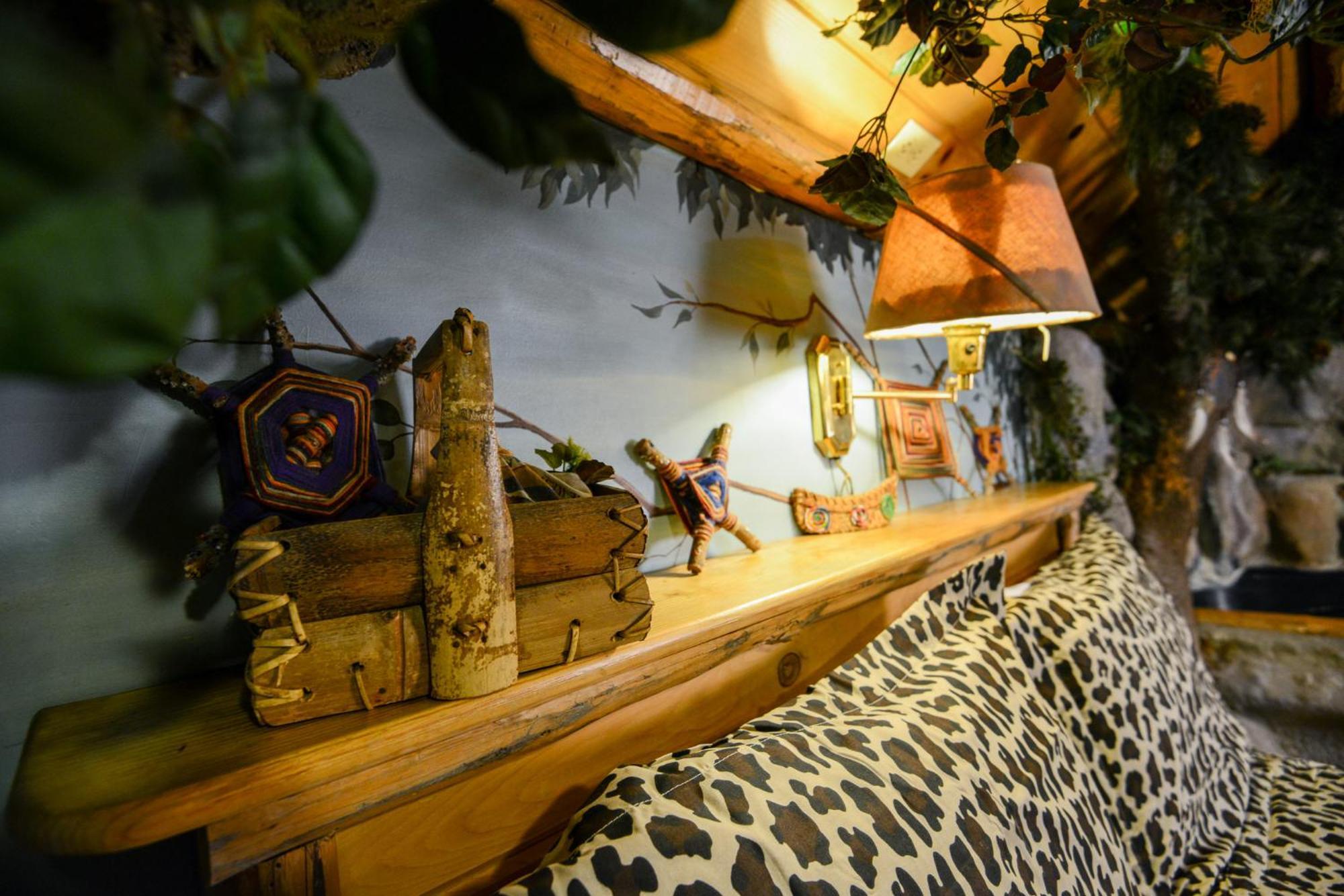 Castle Wood Theme Cottages- Couples Only بيغ بير لاكي، سان بيرناردينو، كاليفورنيا المظهر الخارجي الصورة