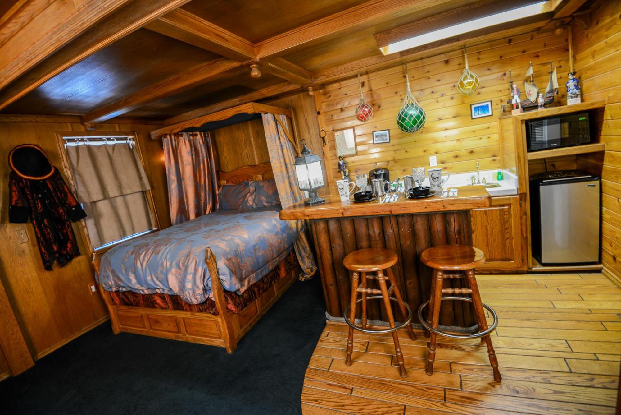 Castle Wood Theme Cottages- Couples Only بيغ بير لاكي، سان بيرناردينو، كاليفورنيا المظهر الخارجي الصورة