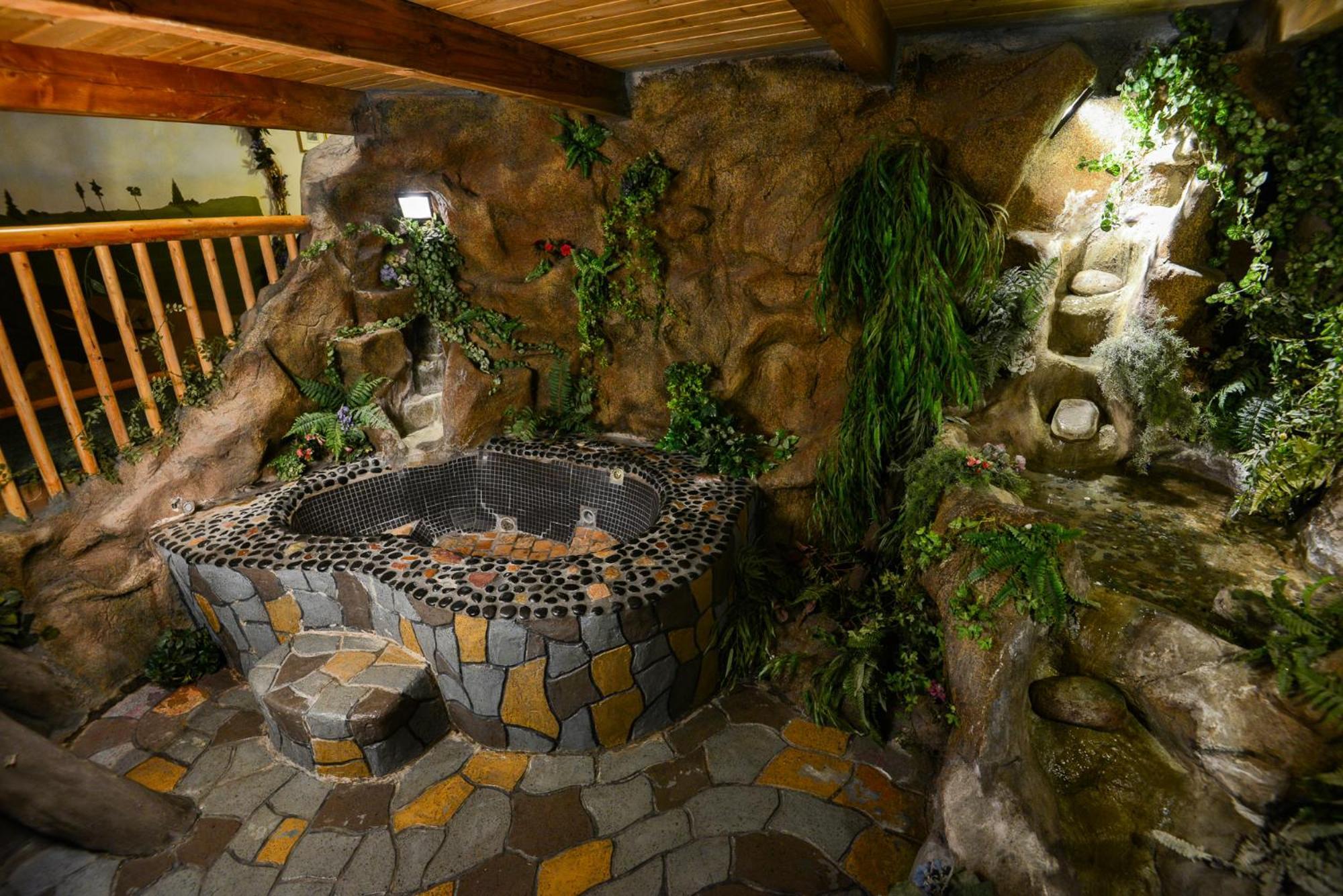 Castle Wood Theme Cottages- Couples Only بيغ بير لاكي، سان بيرناردينو، كاليفورنيا المظهر الخارجي الصورة