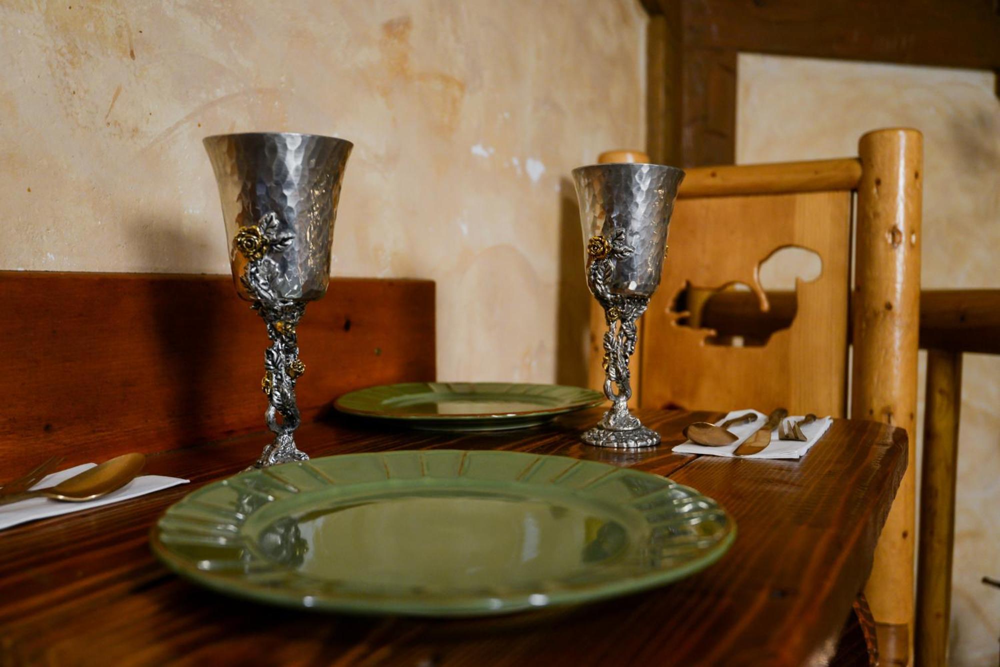 Castle Wood Theme Cottages- Couples Only بيغ بير لاكي، سان بيرناردينو، كاليفورنيا المظهر الخارجي الصورة