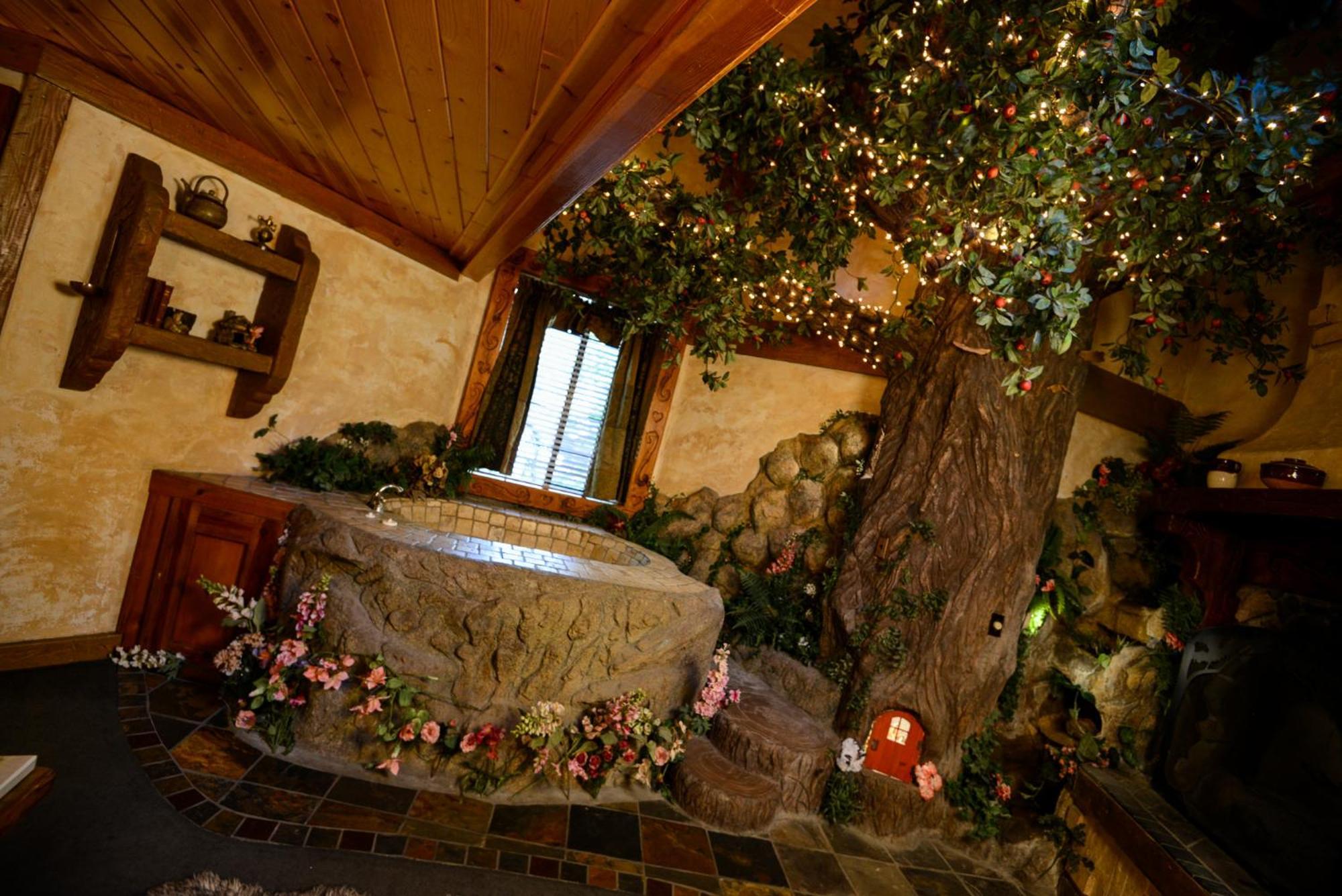 Castle Wood Theme Cottages- Couples Only بيغ بير لاكي، سان بيرناردينو، كاليفورنيا المظهر الخارجي الصورة