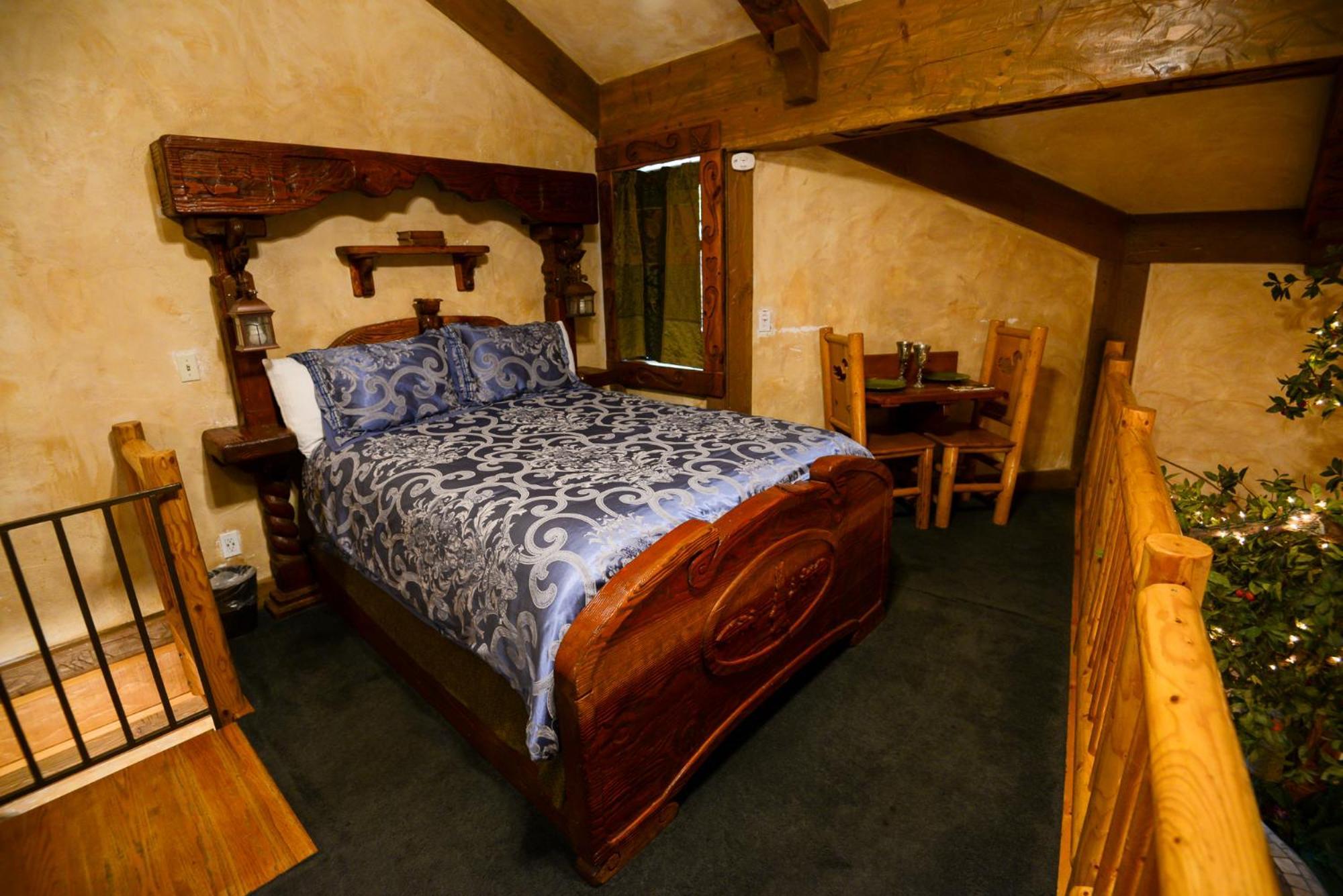 Castle Wood Theme Cottages- Couples Only بيغ بير لاكي، سان بيرناردينو، كاليفورنيا المظهر الخارجي الصورة