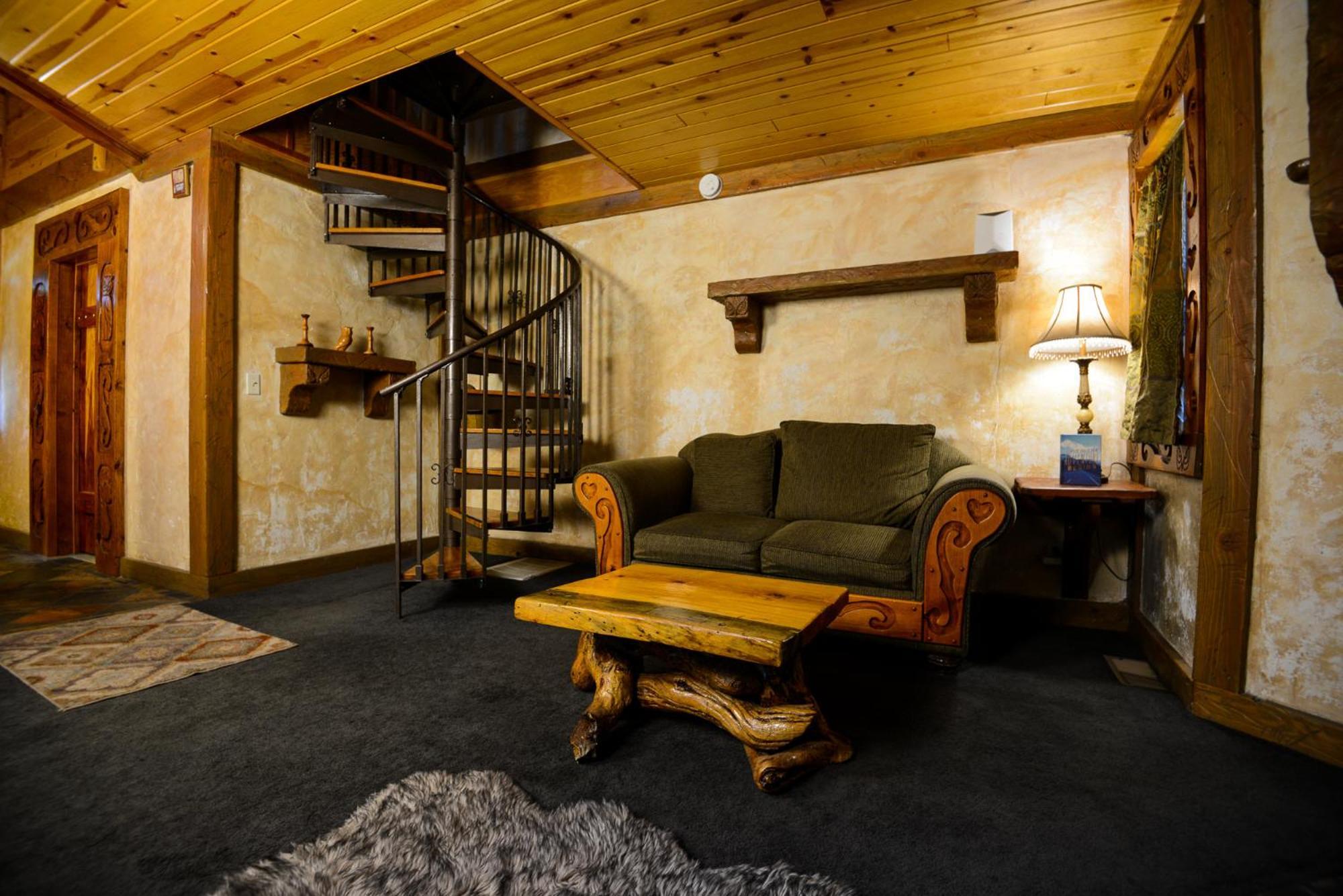 Castle Wood Theme Cottages- Couples Only بيغ بير لاكي، سان بيرناردينو، كاليفورنيا المظهر الخارجي الصورة