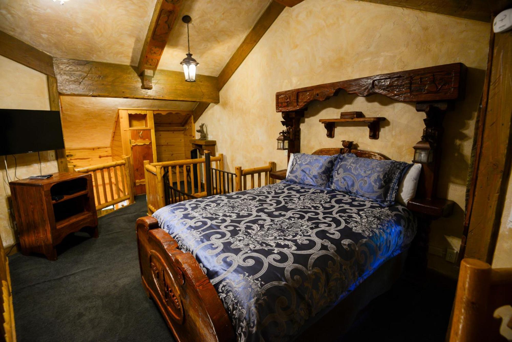 Castle Wood Theme Cottages- Couples Only بيغ بير لاكي، سان بيرناردينو، كاليفورنيا المظهر الخارجي الصورة