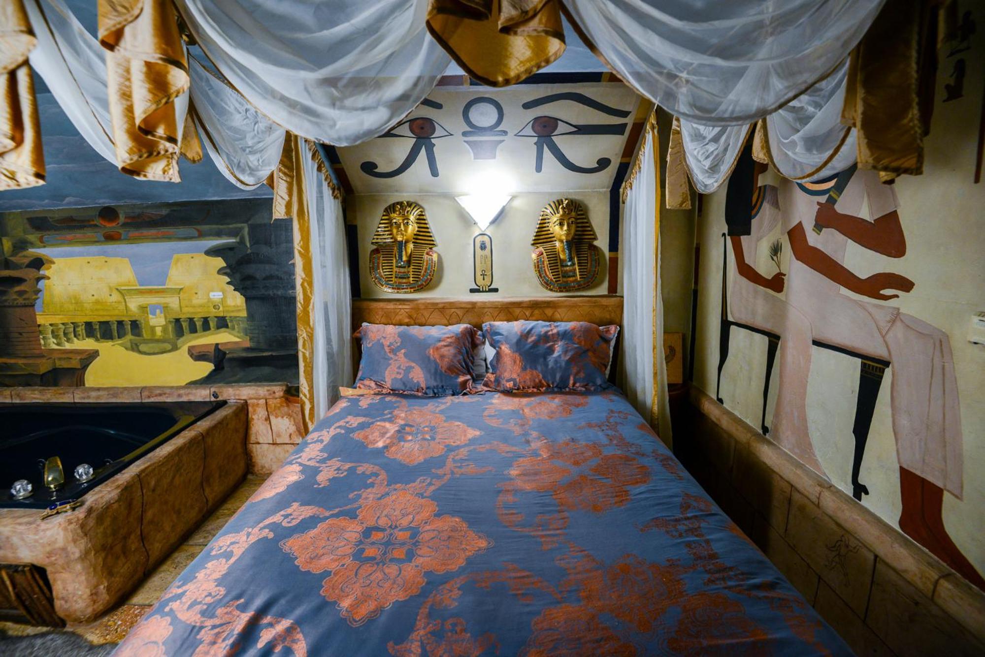 Castle Wood Theme Cottages- Couples Only بيغ بير لاكي، سان بيرناردينو، كاليفورنيا المظهر الخارجي الصورة